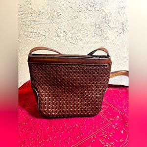 Vintage Liz Claiborne crossbody brown faux leather bag. Shoulder or crossbody